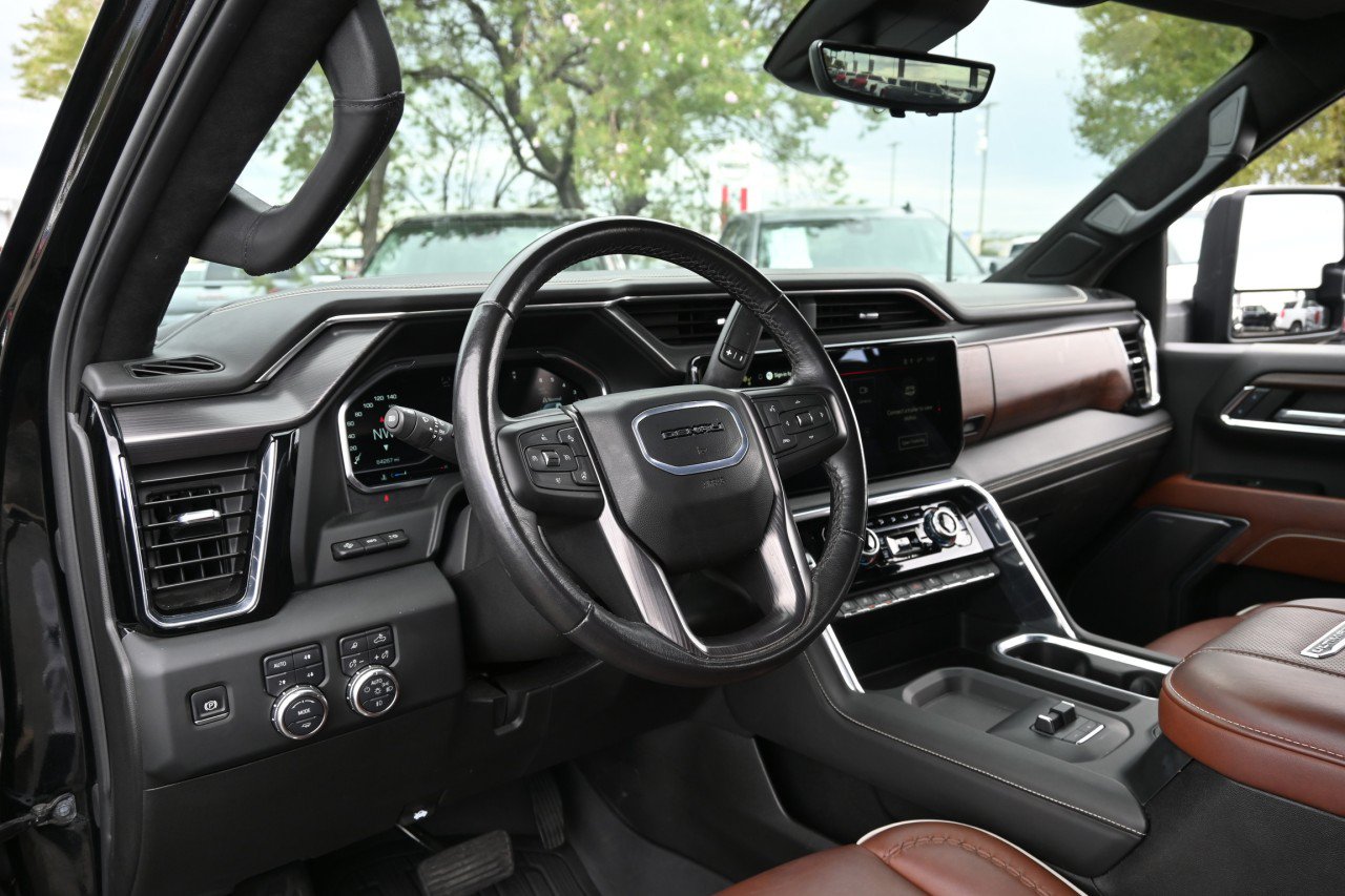 Used 2024 GMC Sierra 2500 Denali Ultimate AWD/4WD image 17