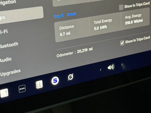 Used 2023 Tesla Model Y Performance image 24