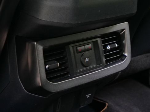 Used 2024 Ford F250 Platinum AWD/4WD image 32
