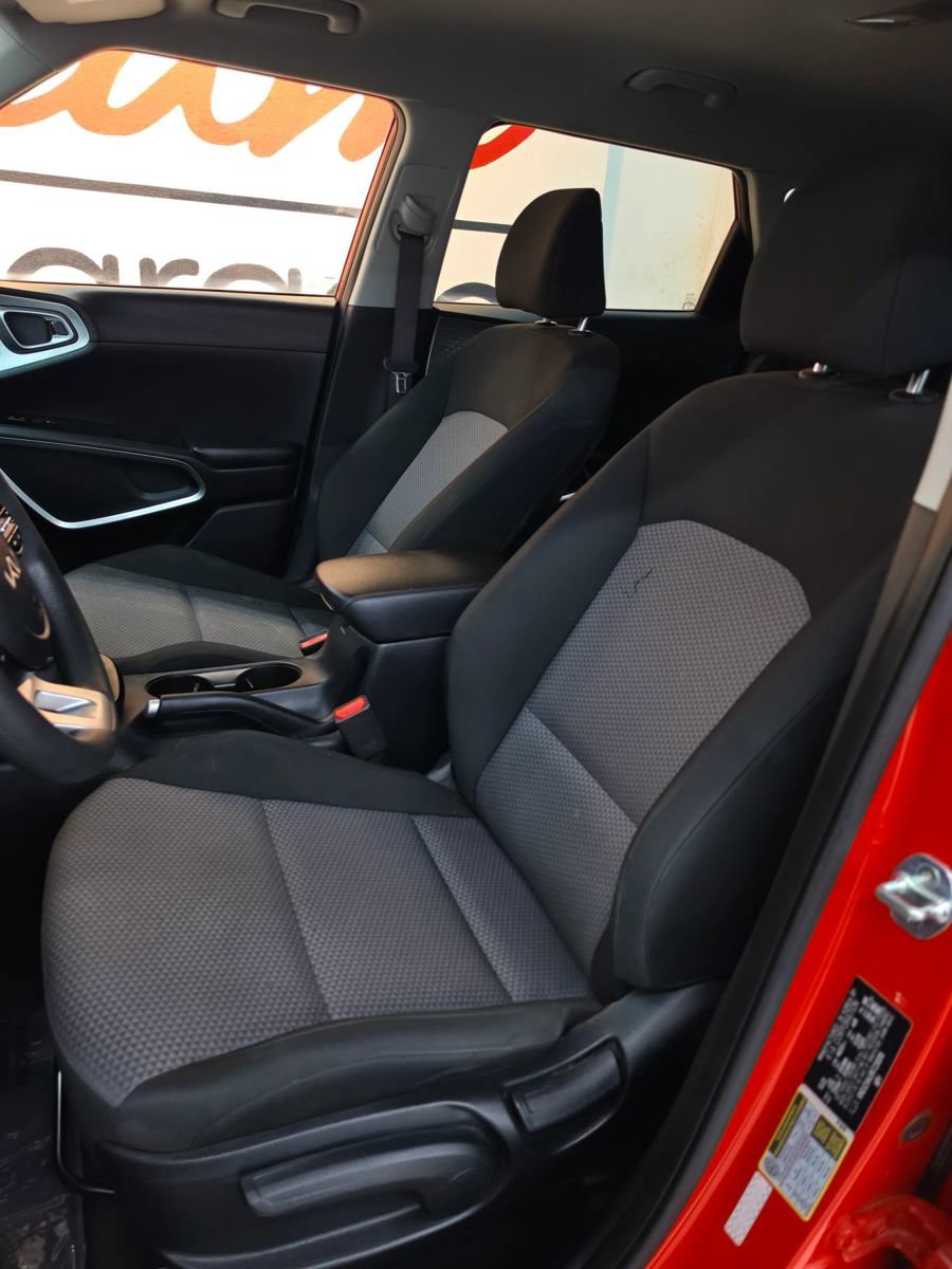 Used 2024 Kia Soul LX w/ Option Group 015 FWD image 18