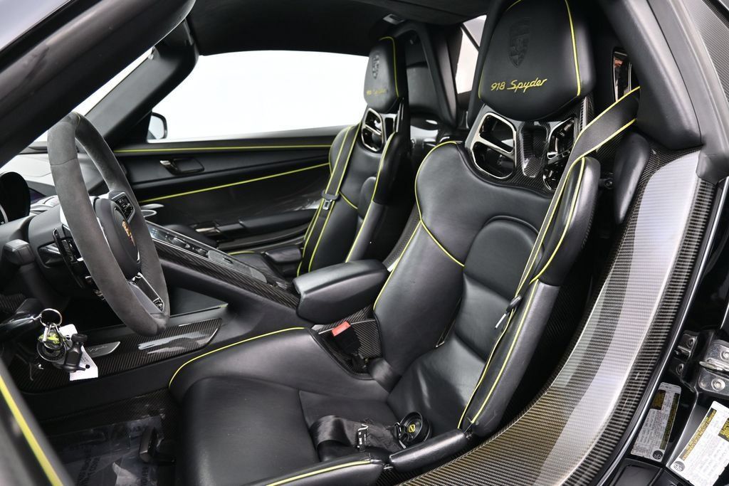 Used 2015 Porsche 918 Spyder AWD/4WD image 5