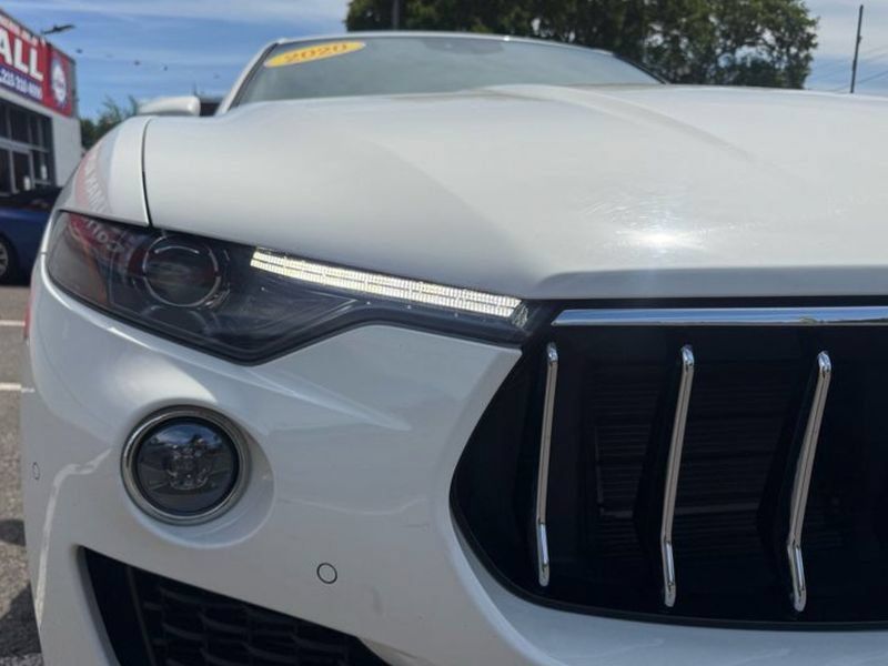 Used 2020 Maserati Levante S AWD/4WD image 9