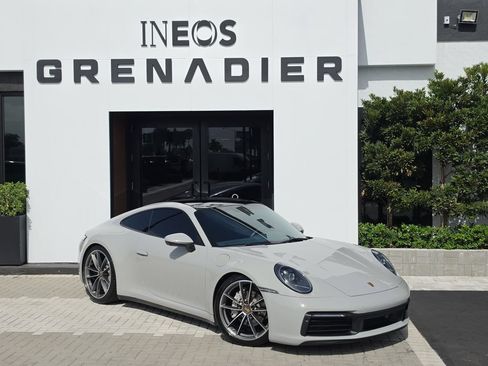 Used 2021 Porsche 911 Carrera image 2