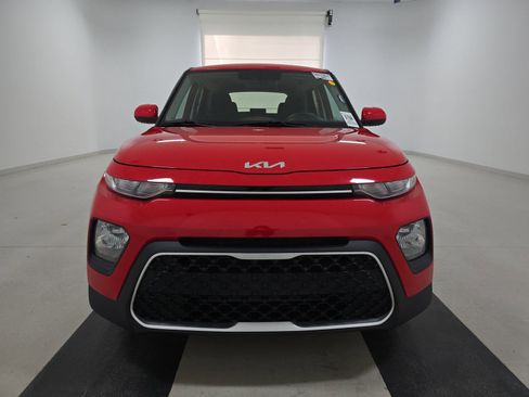 Used 2022 Kia Soul LX image 2