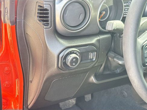 Used 2023 Jeep Gladiator Sport image 11