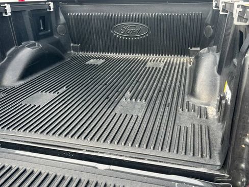 Used 2019 Ford F150 XLT w/ Equipment Group 302A Luxury AWD/4WD image 10