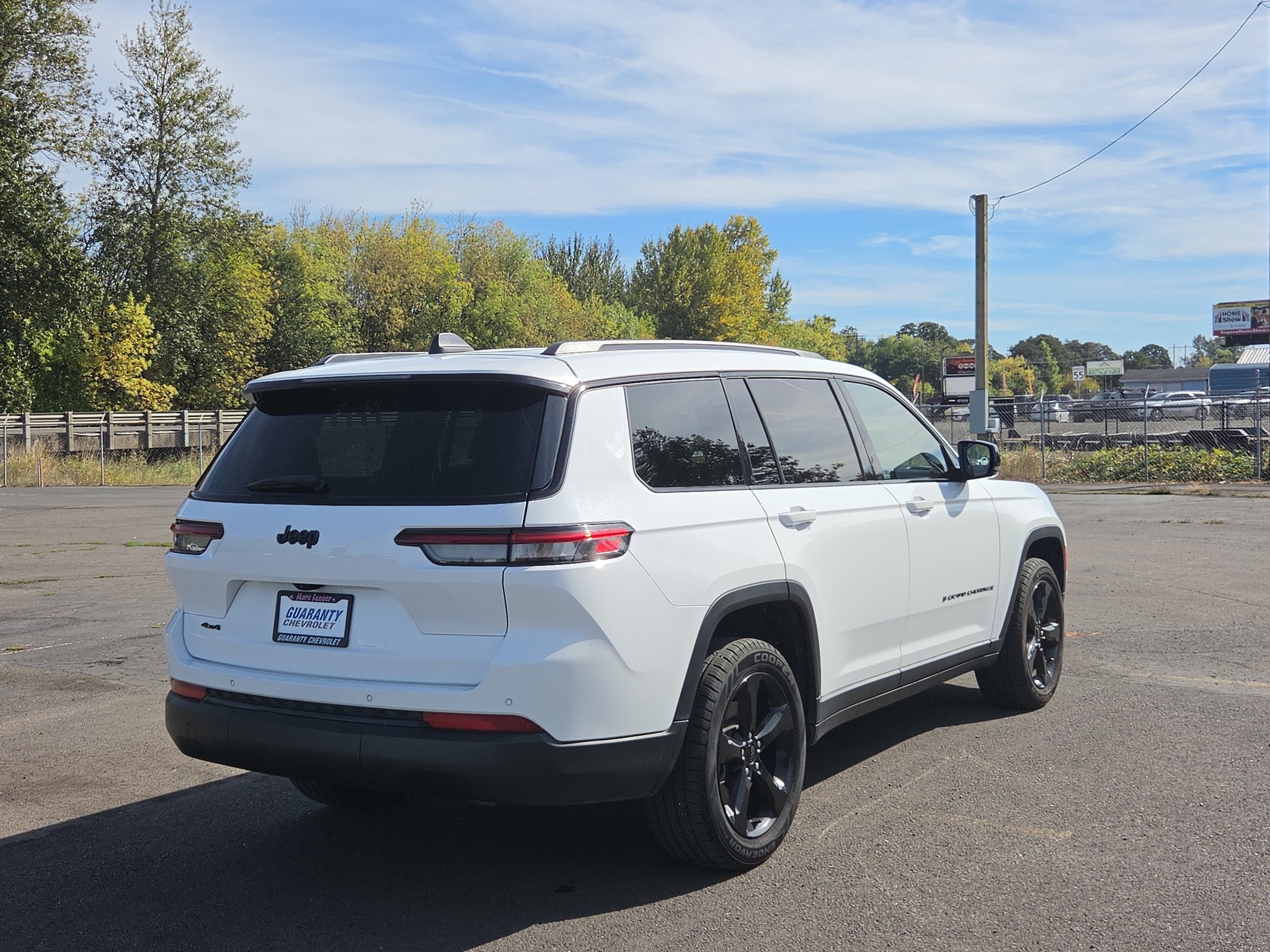 Used 2023 Jeep Grand Cherokee L Laredo AWD/4WD image 12
