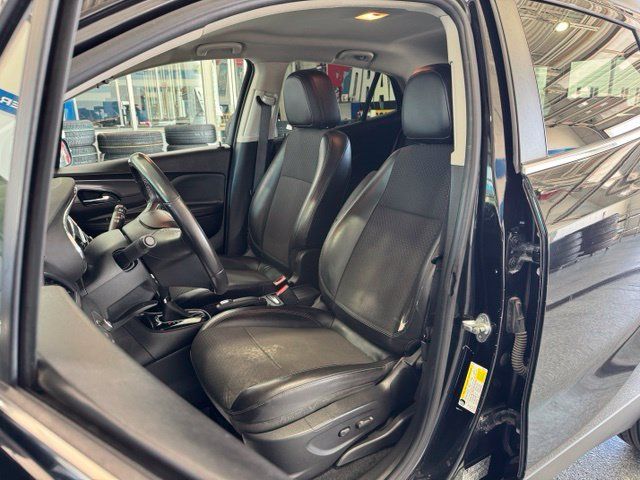 Used 2021 Buick Encore Preferred FWD image 23