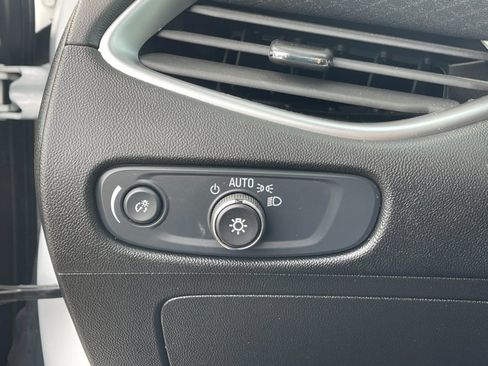 Used 2025 Chevrolet Malibu LT image 30