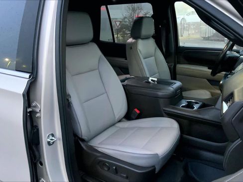 Used 2023 GMC Yukon SLT image 8