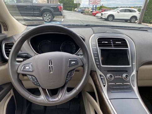 Used 2016 Lincoln MKX Reserve w/ Climate Package AWD/4WD image 24