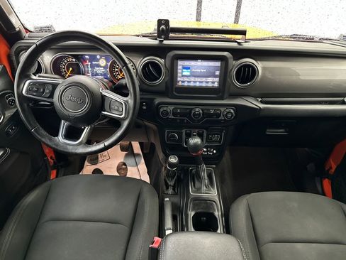 Used 2018 Jeep Wrangler Unlimited Sahara AWD/4WD image 21