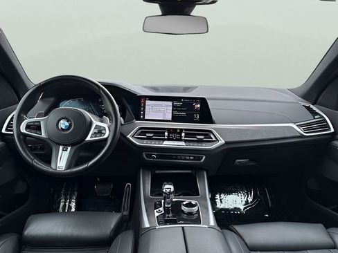 Certified 2022 BMW X5 xDrive40i w/ M Sport Package image 12