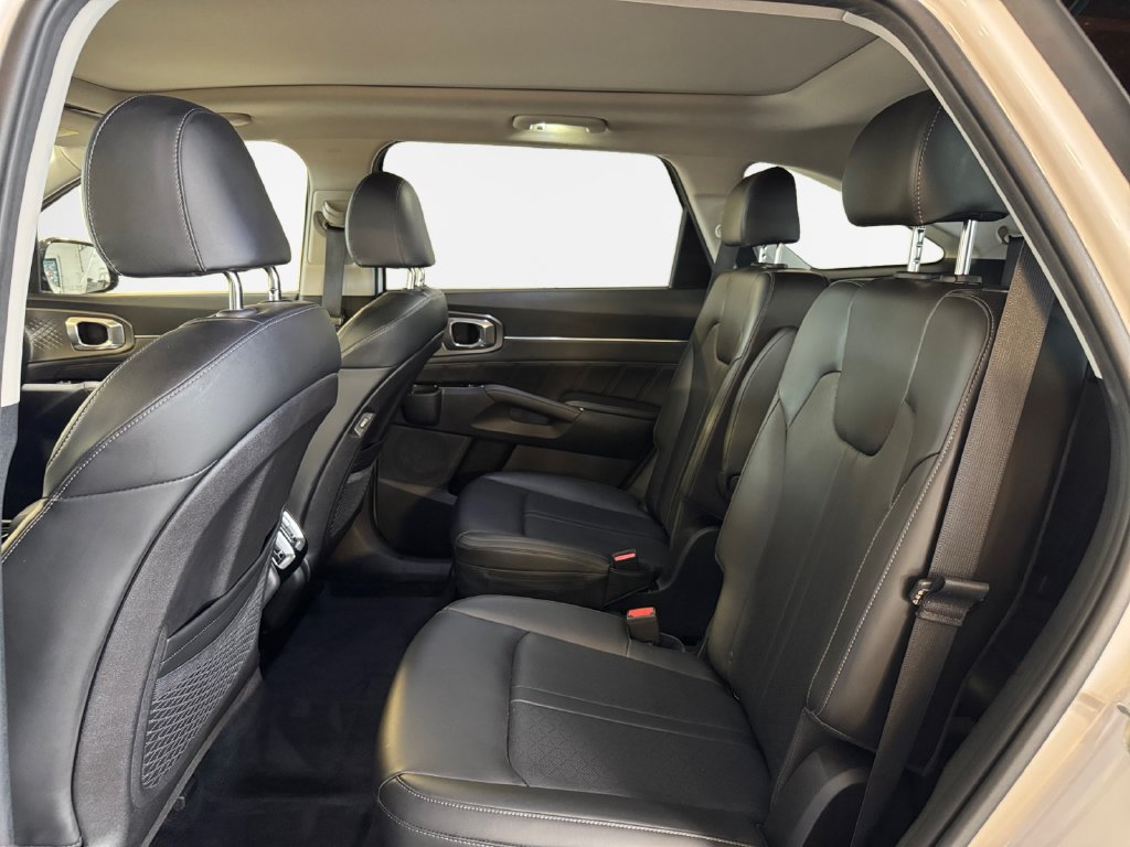 Certified 2023 Kia Sorento SX AWD/4WD image 24