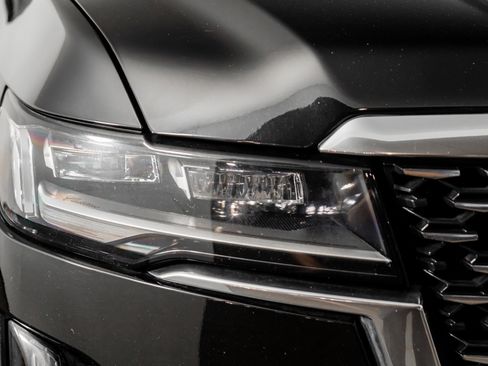 Used 2024 Cadillac Escalade ESV Premium Luxury image 23