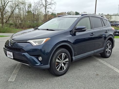 Used 2017 Toyota RAV4 XLE image 3