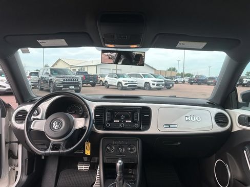 Used 2012 Volkswagen Beetle Launch Edition FWD image 24