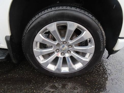 Used 2019 Chevrolet Silverado 1500 High Country image 11