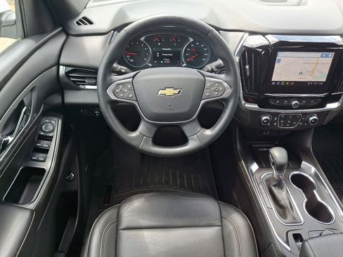 Used 2023 Chevrolet Traverse LT w/ LT Premium Package AWD/4WD image 14