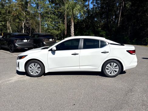 New 2025 Nissan Sentra SV w/ SV Premium Package image 17