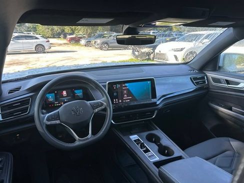 Used 2024 Volkswagen Atlas Cross Sport SE FWD image 14