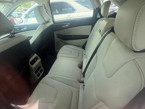 Used 2020 Ford Edge Titanium AWD/4WD image 4