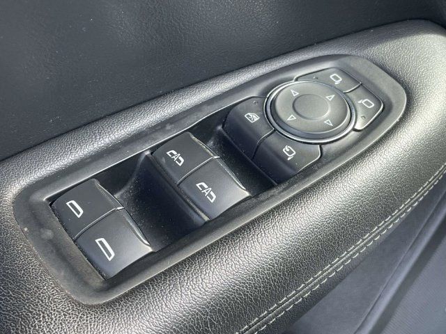 Used 2017 Cadillac XT5 Luxury w/ Driver Awareness Package FWD image 16