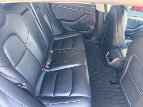 Used 2022 Tesla Model 3 Standard Range RWD image 12