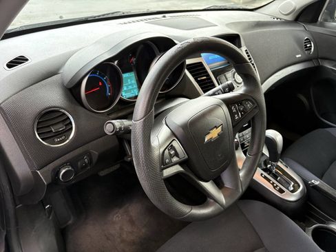 Used 2016 Chevrolet Cruze LT image 6