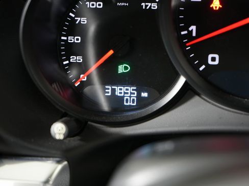 Used 2015 Porsche Boxster image 25