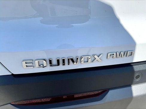 Used 2025 Chevrolet Equinox LT AWD/4WD image 27