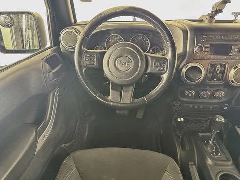 Used 2015 Jeep Wrangler Unlimited Sahara w/ Max Tow Package AWD/4WD image 22