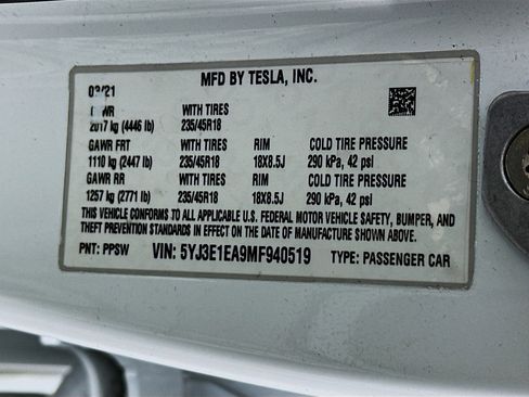 Used 2021 Tesla Model 3 Standard Range Plus image 12