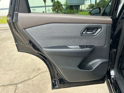 Used 2023 Nissan Rogue SV FWD image 51