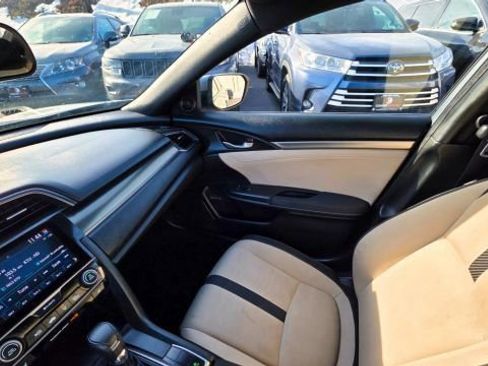 Used 2018 Honda Civic EX image 10