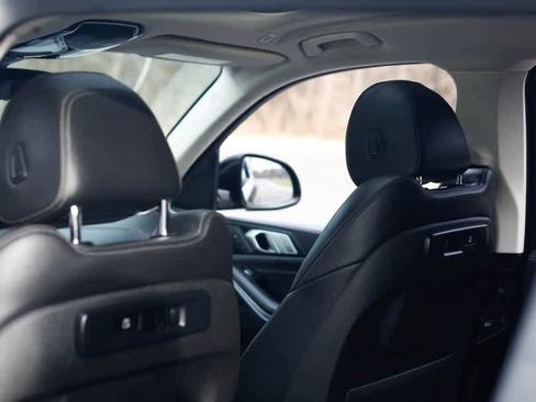 Used 2020 BMW X7 xDrive40i w/ Cold Weather Package image 26