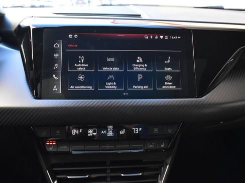 Used 2022 Audi e-tron GT Premium Plus w/ Performance Package image 38