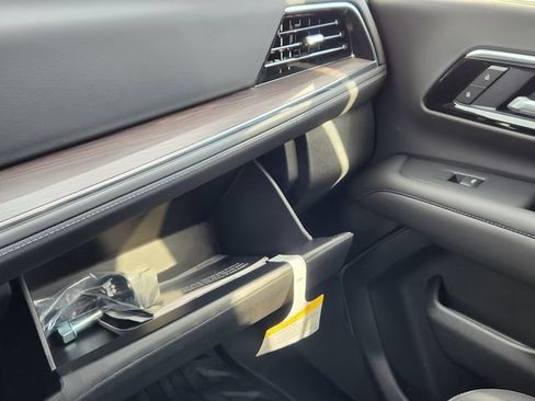 New 2025 Chevrolet Tahoe 4WD image 36
