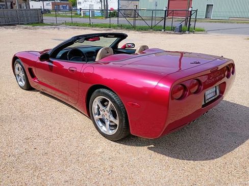 Used 2002 Chevrolet Corvette Convertible w/ Preferred Equipment Group2 RWD image 11