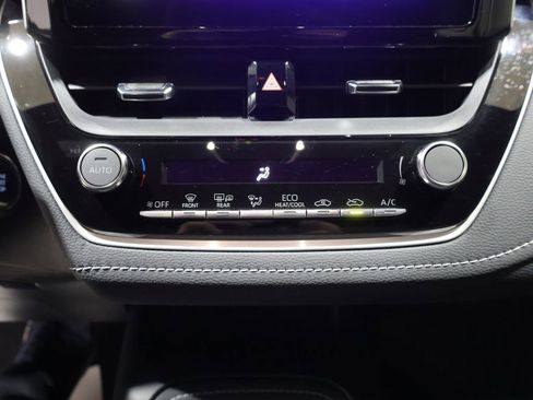 Used 2023 Toyota Corolla SE FWD image 29
