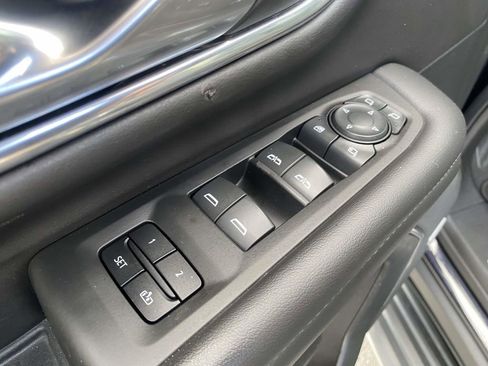 Used 2022 Chevrolet Tahoe LT w/ Luxury Package image 19