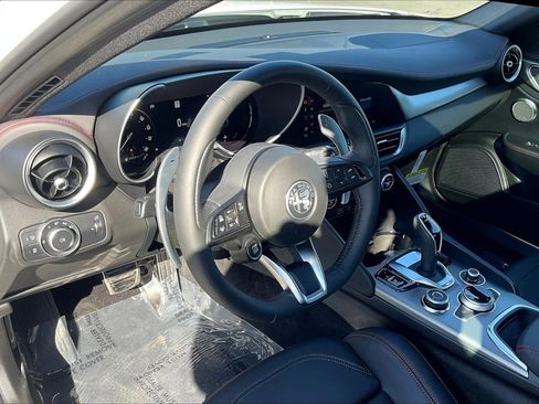 New 2025 Alfa Romeo Giulia w/ Driving Assist Package image 6