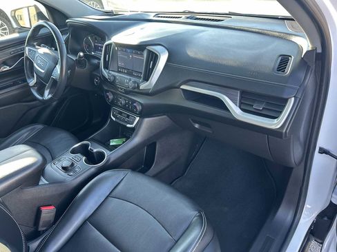 Used 2022 GMC Terrain SLT w/ Tech Package image 29