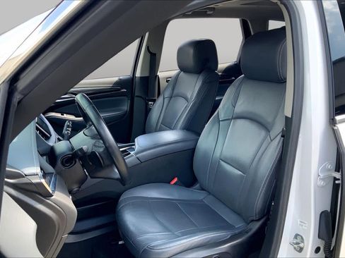 Used 2018 Buick Enclave Premium w/ Experience Buick Package FWD image 8