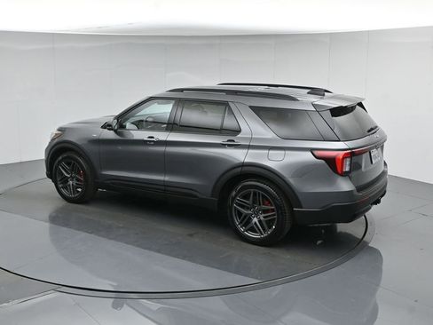 Used 2025 Ford Explorer ST-Line w/ Premium Package RWD image 45