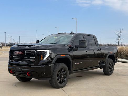 Certified 2025 GMC Sierra 2500 AT4 w/ AT4 Premium Plus Package image 3