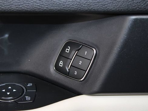 Used 2019 Ford Expedition Max Platinum AWD/4WD image 27