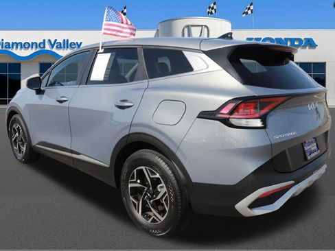 Used 2025 Kia Sportage LX image 4