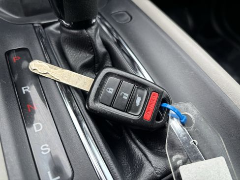 Certified 2018 Honda HR-V LX image 36