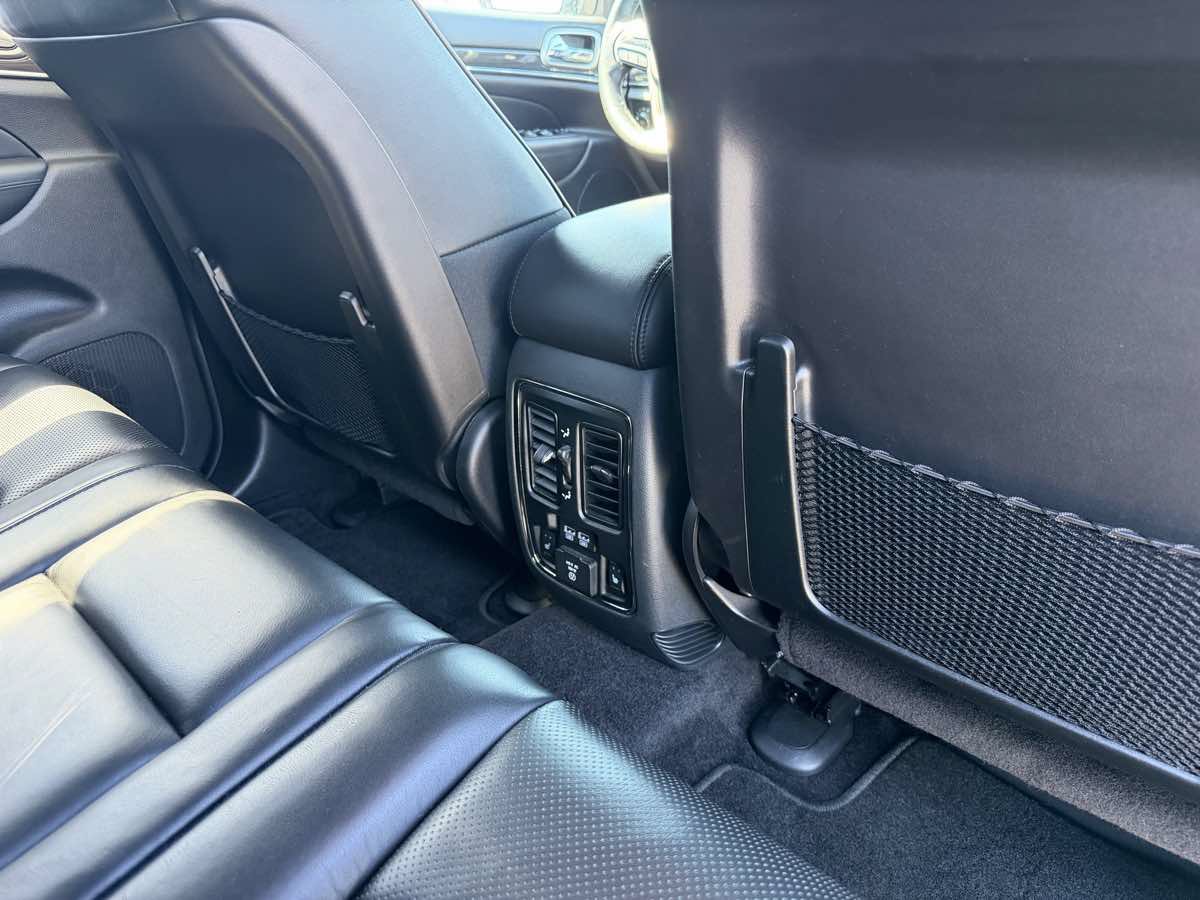 Used 2018 Jeep Grand Cherokee Overland AWD/4WD image 19